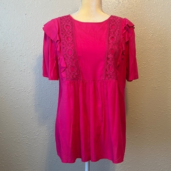 JODIFL Tops - 𝅺jodifl Hot Pink Lace Front Top Size S